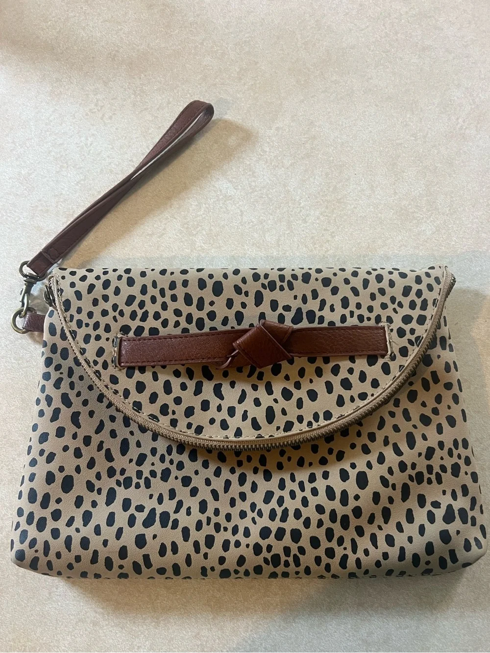 Universal Thread Cheetah Print Fold-Over Wristlet Clutch | NeutralAnimal Print